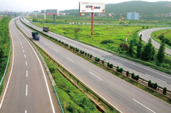 道路護(hù)欄板的注意事項(xiàng)